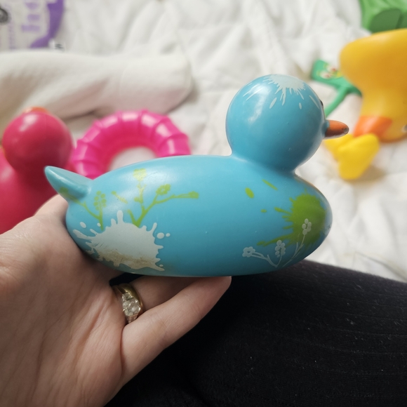 Colorful Bath Toy Set - Picture 2 of 4